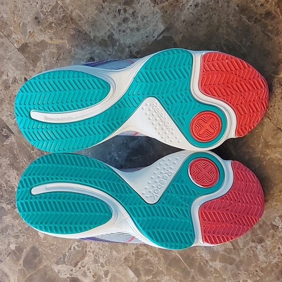 Reebok Velcro running shoes, size 3, new - Picture 7 of 7